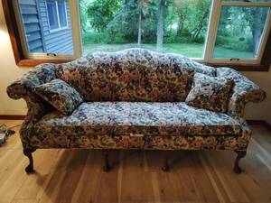lot 166 image: Cochrane Furniture Sofa