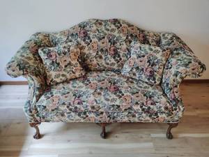 lot 167 image: Cochrane Furniture Loveseat