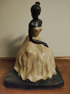 lot 234 image: Woman Figurine With Elegant Dress