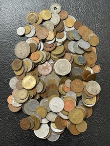 2.5 Pounds Foreign Coins