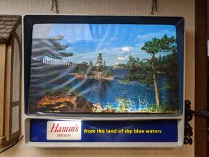 lot 4 image: Vintage Lighted Hamms Beer Wall Sign