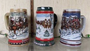 lot 39 image: Set of 3 Vintage Budweiser Beer Collectible Christmas Mugs