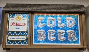 lot 2 image: Vintage Hamms Cold Beer Lighted Sign