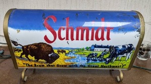 lot 19 image: Vintage Schmidt The Brew That Grew With the Great Northwest Sign