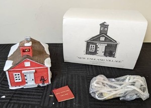 lot 133 image: Collectible Hand Painted Dept 56 New England Village