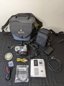 lot 111 image: HP Photosmart 850 Camera and Accessories