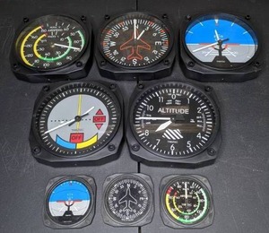 lot 207 image: Trintec Industries specializes in unique aviation gifts and marine instruments for Pilots