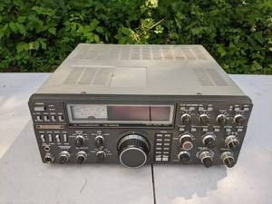 lot 305 image: Kenwood HF Transceiver TS-93OS
