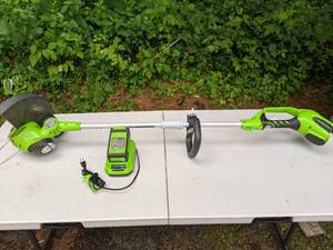 lot 176 image: Greenworks 40V Lithium-Ion Trimmer Lithium-Ion 40V Coupe
