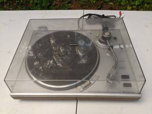 lot 154 image: Sanyo TP-1010 Auto Return Belt Drive Turntable