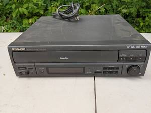 lot 161 image: Pioneer Laser Disk Player