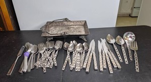 lot 86 image: Collection of Antique Hamilton Mfg. Co. Quadruple Silver Plate, Forks, Spoons, Butter Knifes and More