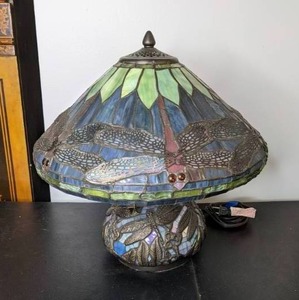lot 74 image: Vintage Dragonfly Stained Glass Table Lamp