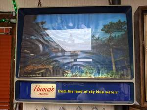lot 20 image: Vintage Hamms Beer Lighted Sign