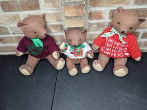 lot 231 image: Set of (3) Adorable Teddy Bears in Festive Sweaters