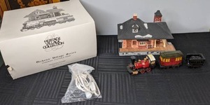 lot 451 image: Dept 56 Dickens Village Station 1986