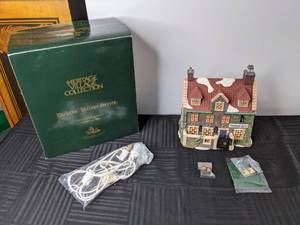 lot 455 image: 1994 Dept 56. Dickens Village Dedlock Arms