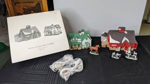 lot 427 image: RETIRED Department 56 Heritage Village Collection New England Farm New England Village Series