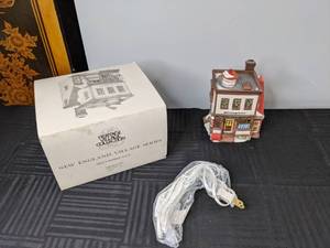 lot 433 image: RETIRED Department 56 Heritage Village Collection Bens Barber Shop New England Village Series