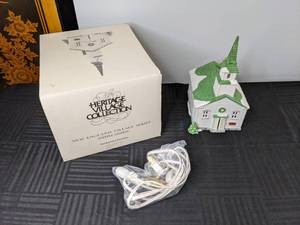 lot 424 image: RETIRED Department 56 Heritage Village Collection Steeple Church New England Village Series