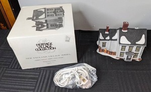 lot 406 image: Heritage Village Collection, New England Village Series, Jannes Mullet Amish Farm House Lighted Ceramic House