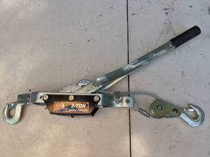 lot 396 image: NEW Torin Big Red Jacks 2-Ton Cable Puller