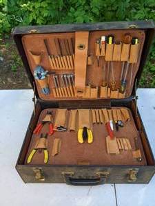 lot 397 image: Vintage Jensen Tools JTK-17 Tool Kit with Case & Computer Software & Accessories