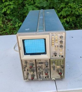 lot 368 image: Vintage Tektronix 7613 Oscilloscope