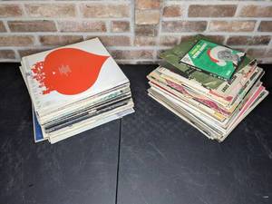 lot 262 image: Vintage Vinyl Records for the Music Lover Eagles, Elton, Guthrie, Davis, Etc.