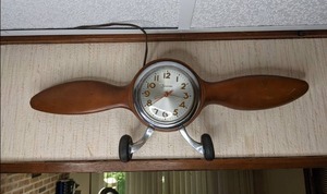 lot 254 image: Vintage Wooden Airplane Propeller Wall Clock