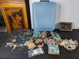 lot 485 image: A Bin Full of Fun Costume Jewelry