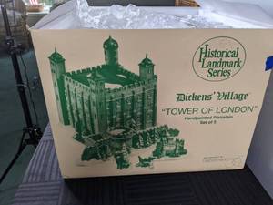 lot 468 image: Dept. 56 Historical Landmark Series- Dickens Village Tower of London