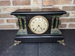 lot 525 image: Antique Ingraham Decorative Mantel Clock