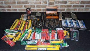 lot 608 image: Huge Supply of Assorted Drill Bits