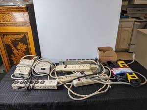 lot 632 image: Assortment of Electrical Power Strips