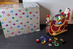 lot 569 image: RARE Department 56 Christmas Cookie Jar Santa and Sleigh
