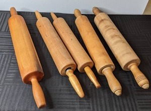 lot 575 image: Bakers Delight  Collection of 5 Wooden Rolling Pins
