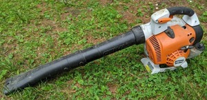 lot 27 image: Stihl BG86C Gas Powered Leaf Blower
