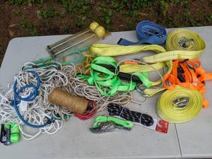 lot 642 image: Collection of Ratchet Straps, Rope, Twine, Para Cord, Etc.