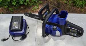 lot 592 image: Kobalt 40-Volt Max Lithium Ion 12-in Cordless Electric Chain Saw