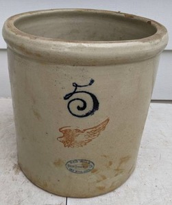 lot 684 image: Vintage 5 Gallon Red Wing Union Stoneware Co. Crock
