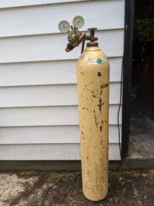 lot 759 image: Liquid Air Inc. EMPTY Helium Canister