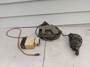 lot 749 image: Powr-Kraft 7-Inch 1 13 HP  Circular Saw, Black & Decker Drill Bit Sharpener and More