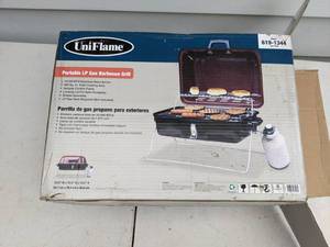 lot 639 image: UniFlame Portable LP Gas Barbecue Grill