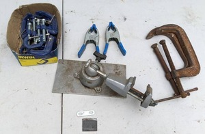 lot 666 image: Collection of Clamps and Vises Irwin 2.5 C-Clamps, Vintage Panavise and More