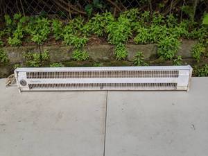 lot 746 image: Vintage SlatFin Floor Heater, White