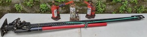 lot 709 image: Hi-Lift (Model HL-604) 60L Jack Plus 3 Hydraulic Jacks (Two 3-Ton, One 6-Ton)