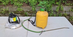 lot 787 image: RL 2 Gallon Compact Sprayer and Simer Geyser II Submersible Utility Pump