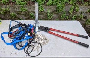 lot 778 image: Assorted Tools and Garage Items Rigid Bolt Cutter, Drop Leg and Pin, Jumper Cables and More