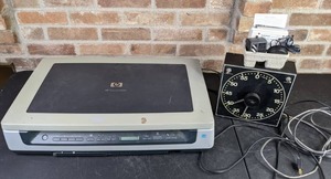 lot 615 image: HP ScanJet 8300, GraLab Darkroom Timer, & Radio Shack Mail Guard